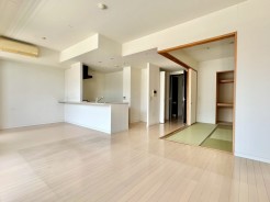 陽当たりが良く、マンションでは珍しい18帖超えのLDKです。