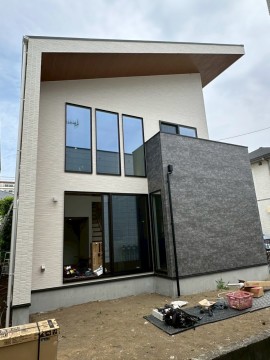 八重咲町新築